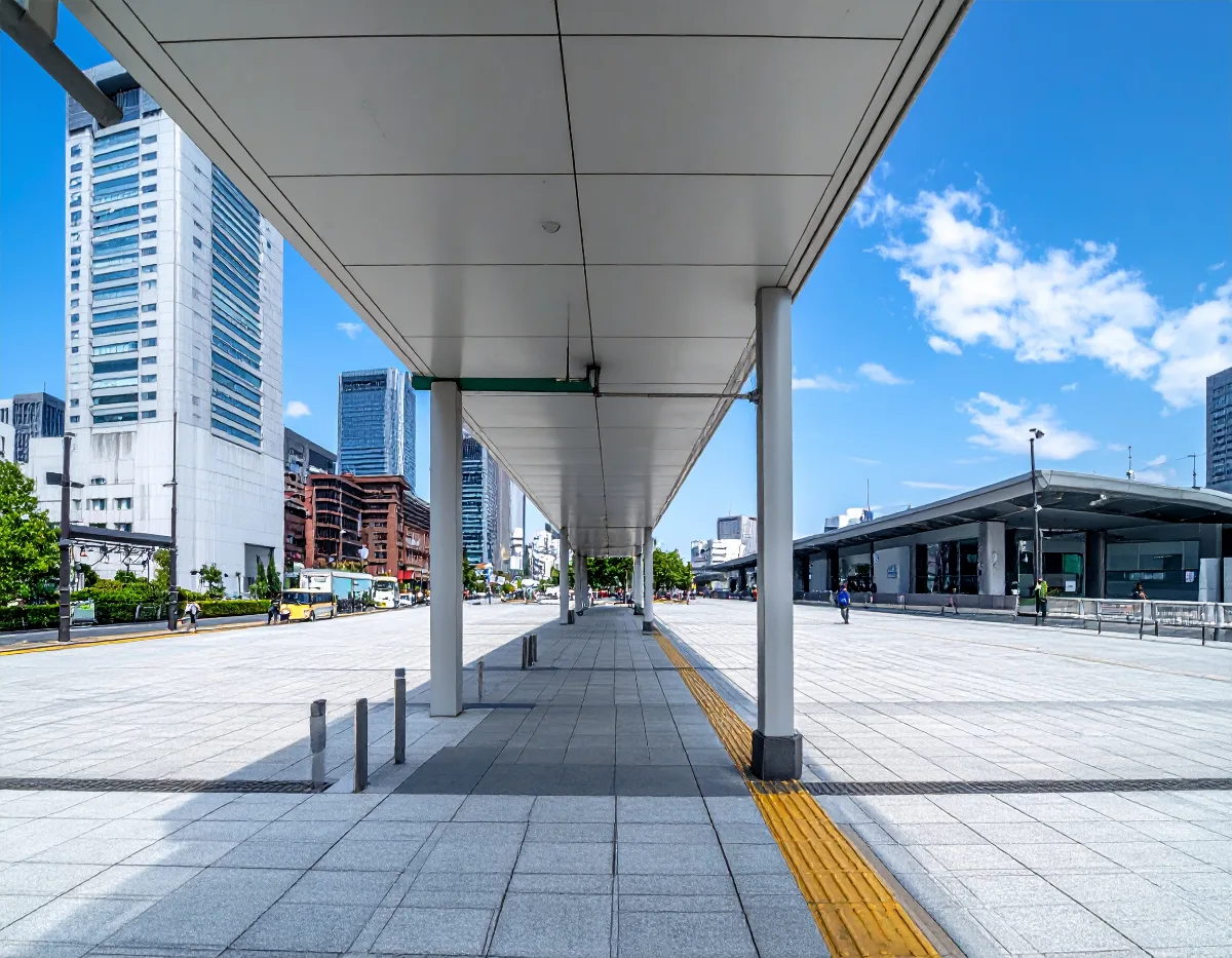 貸切バスで交替運転士(乗務員)が必要になるのは何時間・何kmから?
