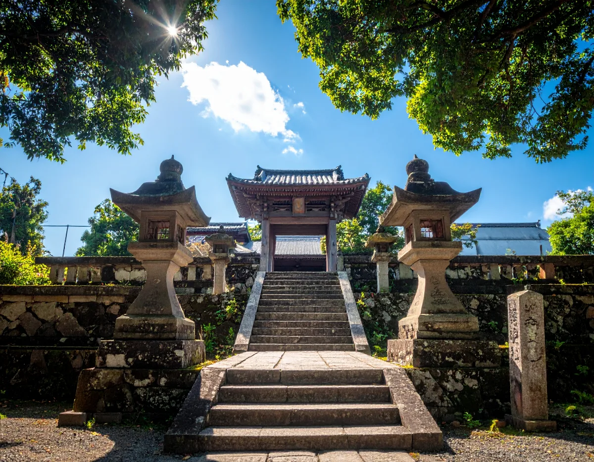 伏見稲荷・清水寺はバスを降りてからどれくらい歩くか